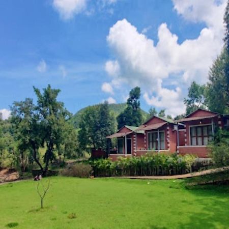 Hotel River Orchid Resort 사타라 외부 사진