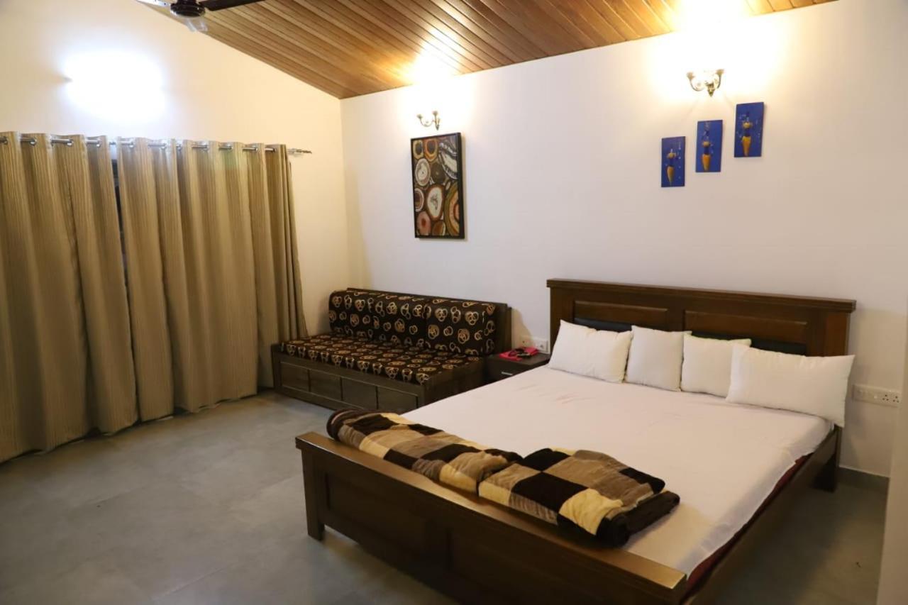 Hotel River Orchid Resort 사타라 외부 사진